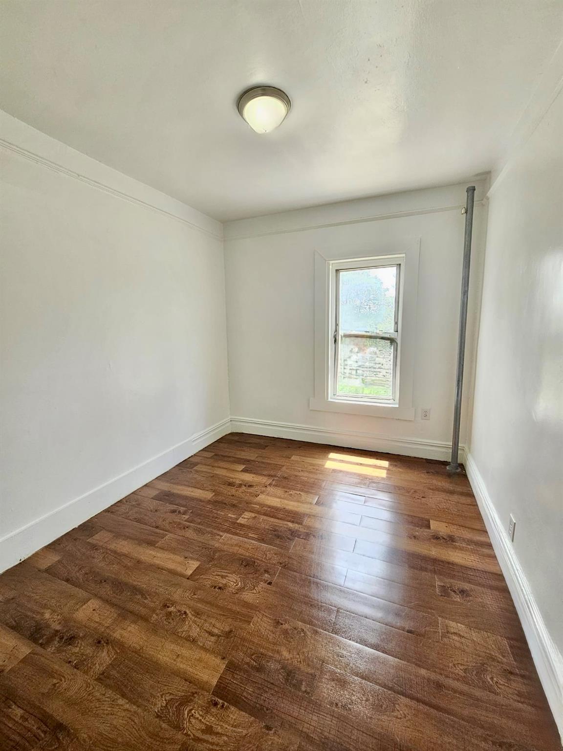 Property Photo: 909 Castle Hill Avenue NY 10473
