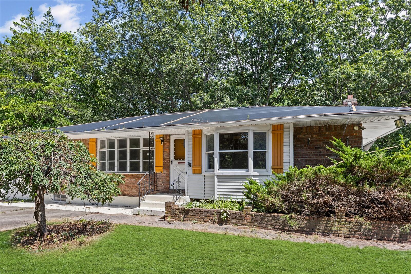 Property Photo: 741 Ocean Avenue NY 11716