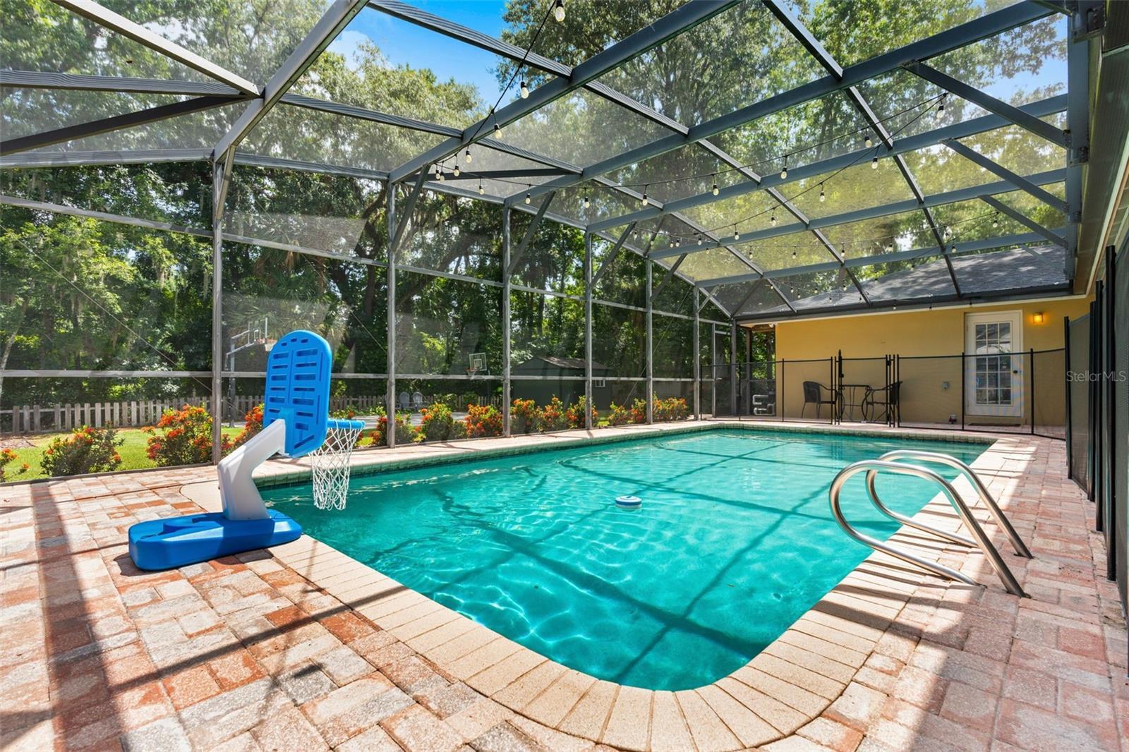 Property Photo: 2600 Westminster Terrace FL 32765