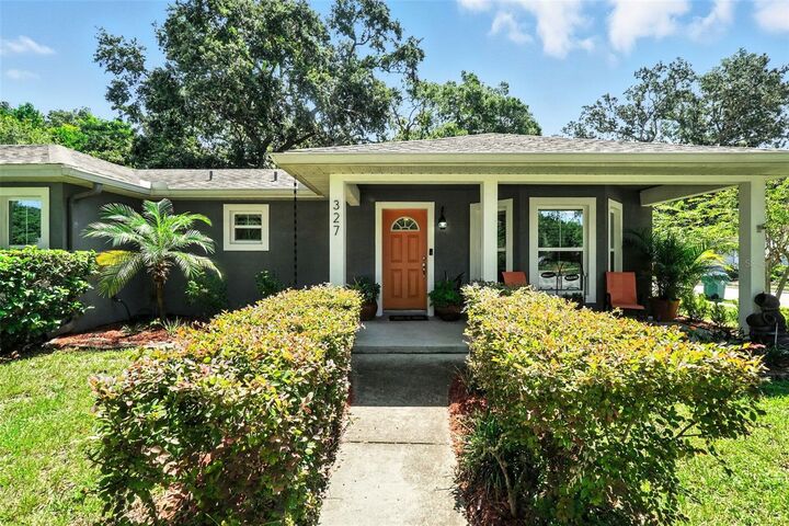 Property Photo:  327 S Lakeview Avenue  FL 34787 
