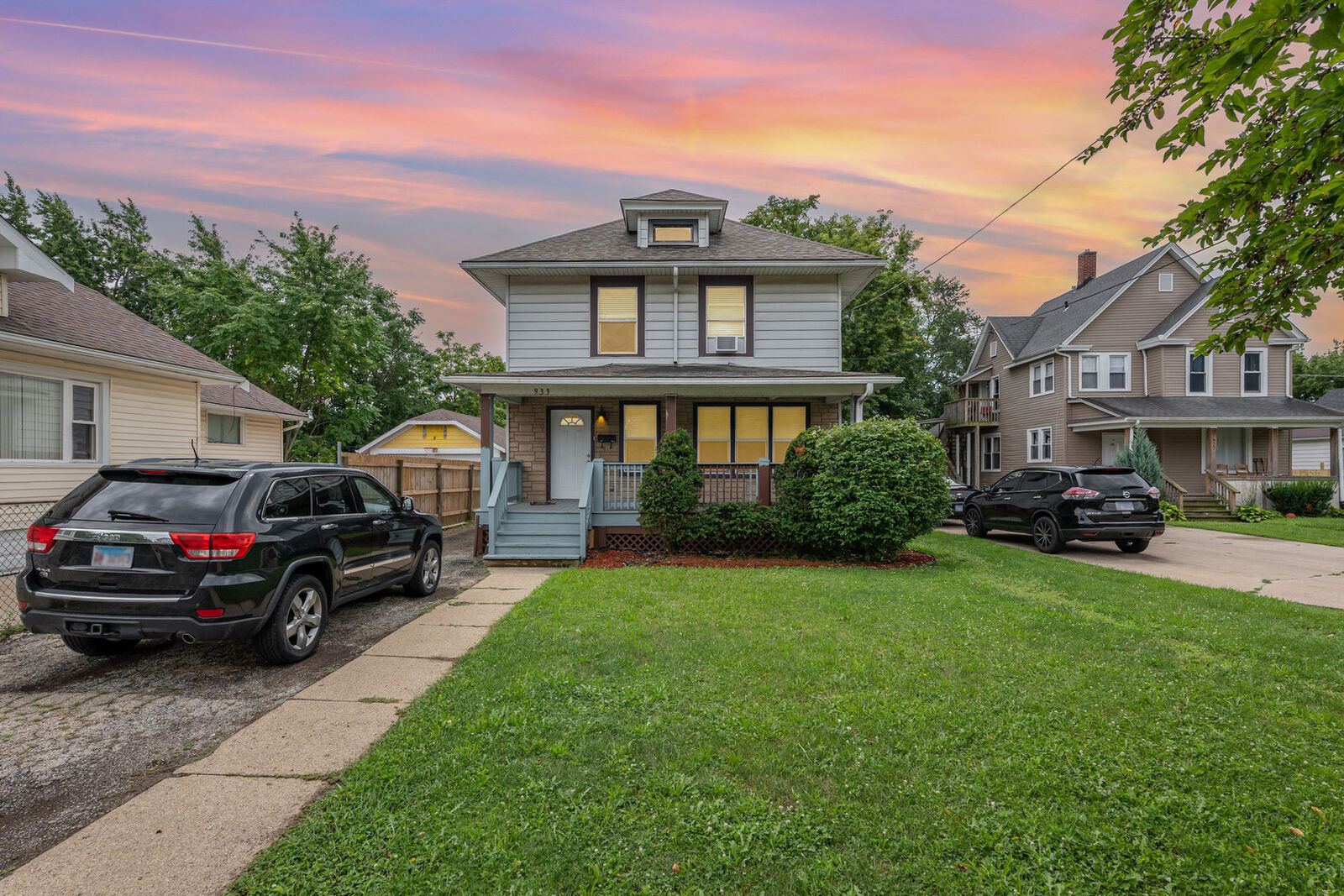 Property Photo: 933 Claim Street IL 60505