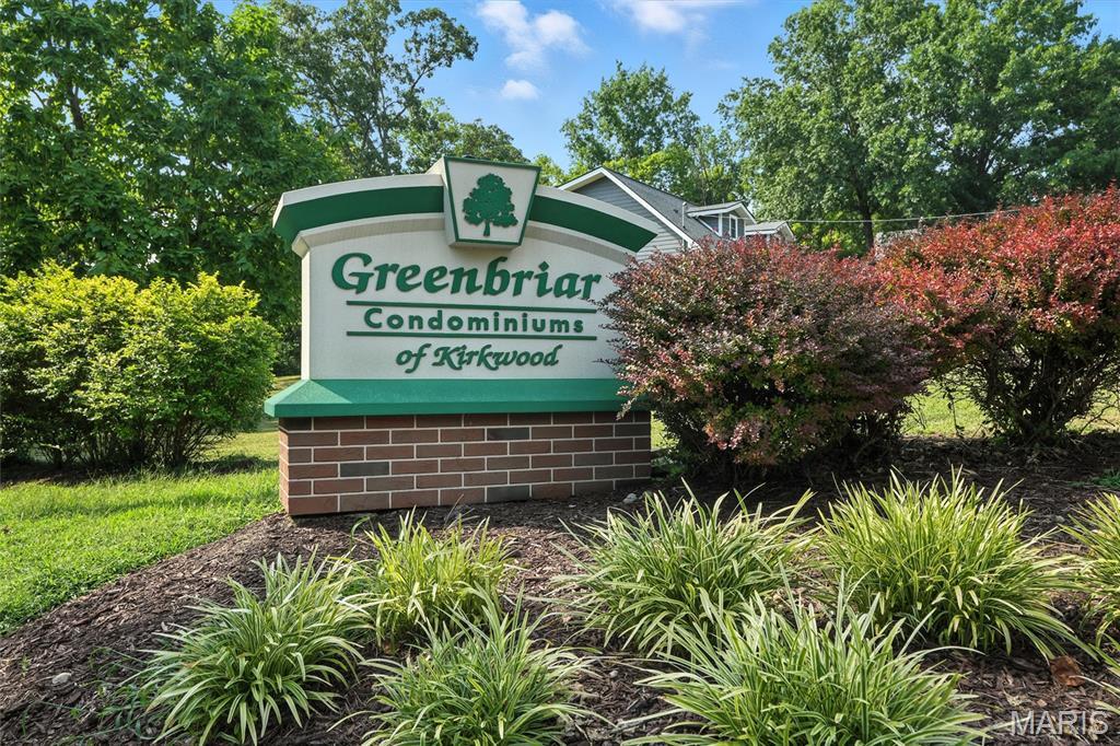 Property Photo: 1951 Greenpoint Drive 103 MO 63122