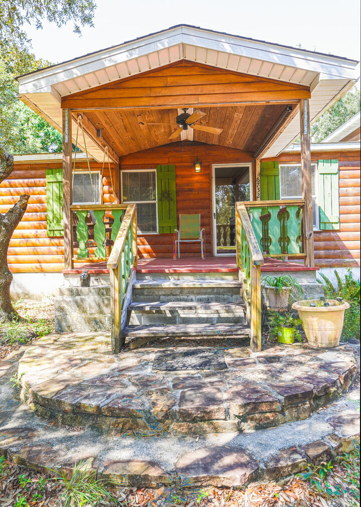 Property Photo:  6732 Deena Lane  FL 32566 