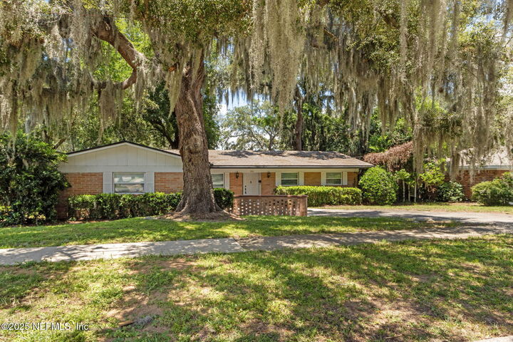 5751 St Isabel Drive  Jacksonville FL 32277 photo
