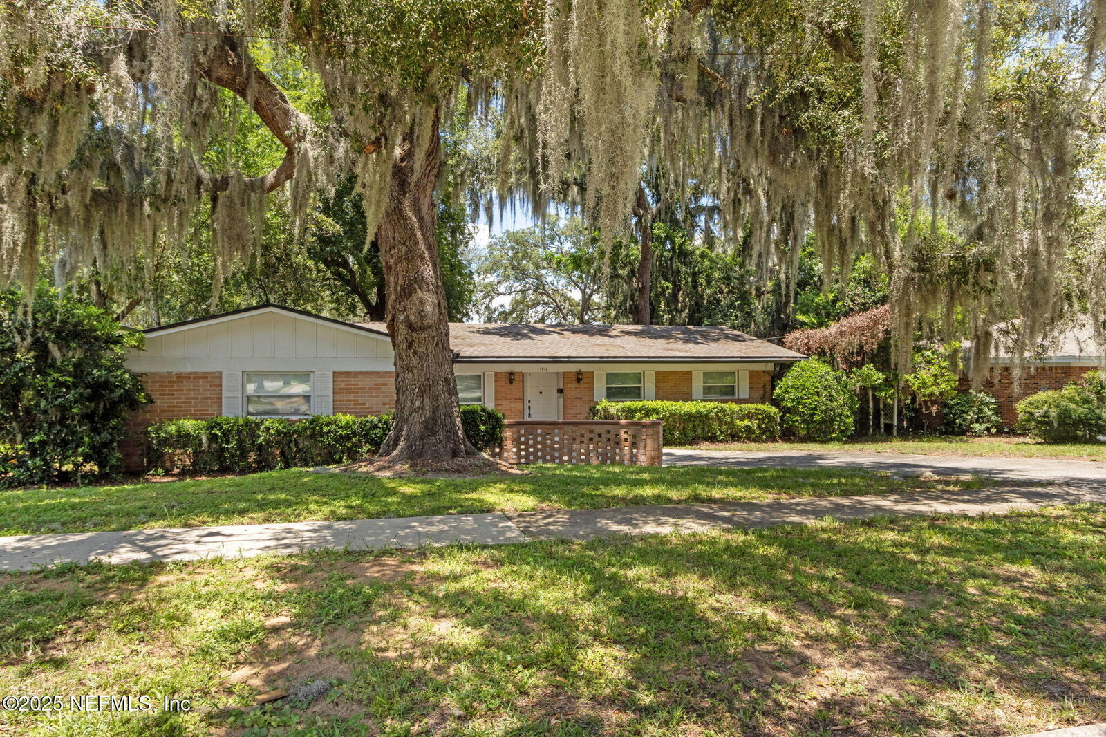 Property Photo: 5751 St Isabel Drive FL 32277