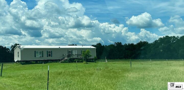 Property Photo:  384 Cub Lane  LA 71203 