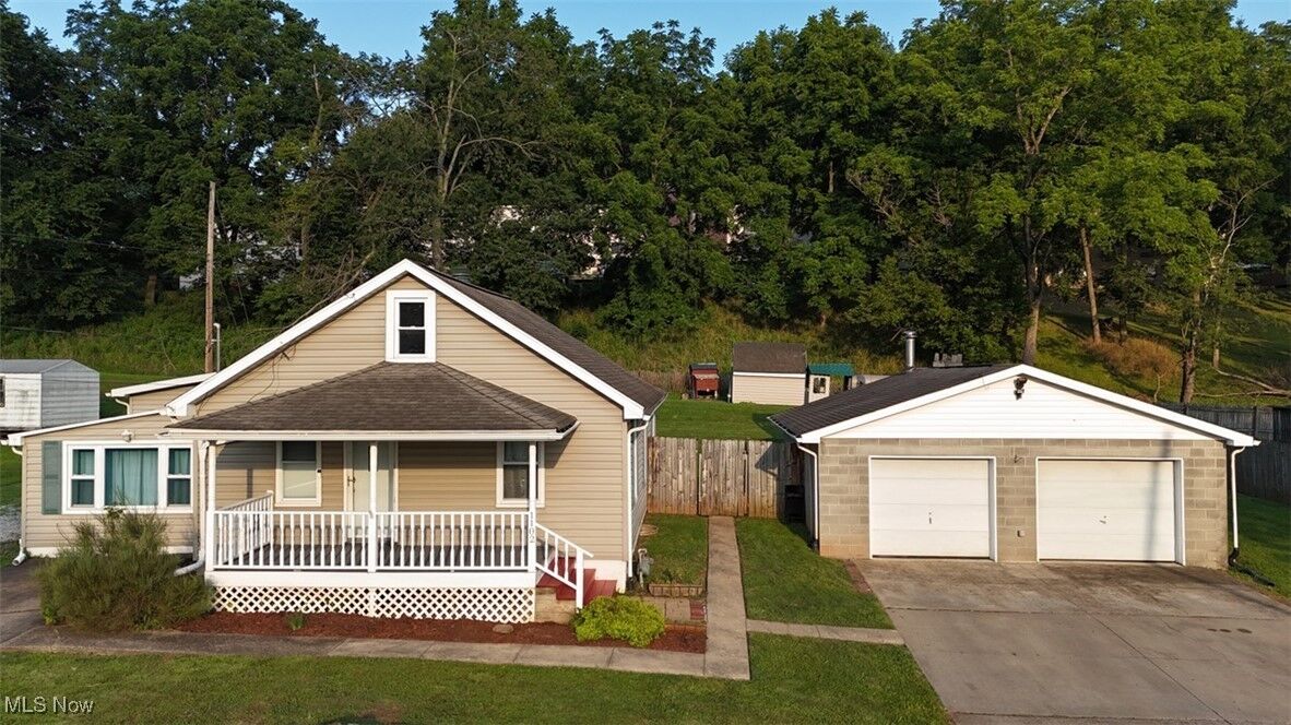 Property Photo:  1102 14th Avenue  WV 26105 