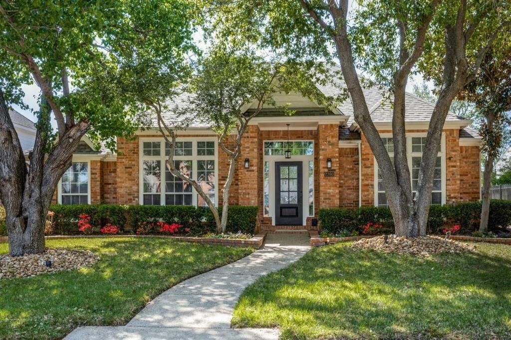 Property Photo:  2300 Hunter Place Lane  TX 76006 