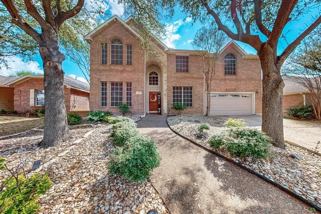 Property Photo: 1312 Cattle Crossing Drive TX 76131