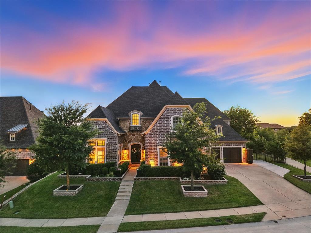 Property Photo: 900 Brett Drive TX 75013
