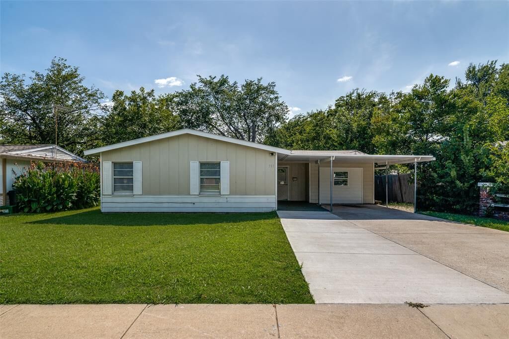 Property Photo:  311 Ridgefield Circle  TX 75149 
