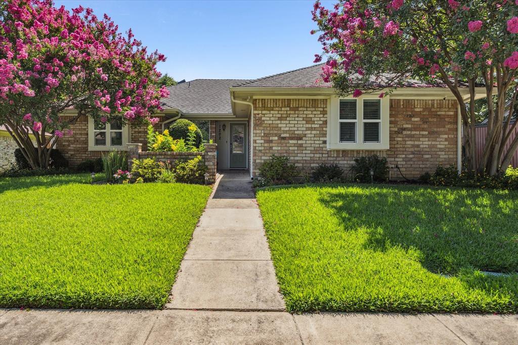 Property Photo:  1202 Meadowview Drive  TX 76039 