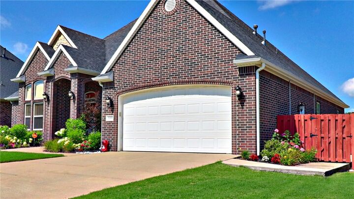 Property Photo: 5500 Lanshire Drive AR 72758