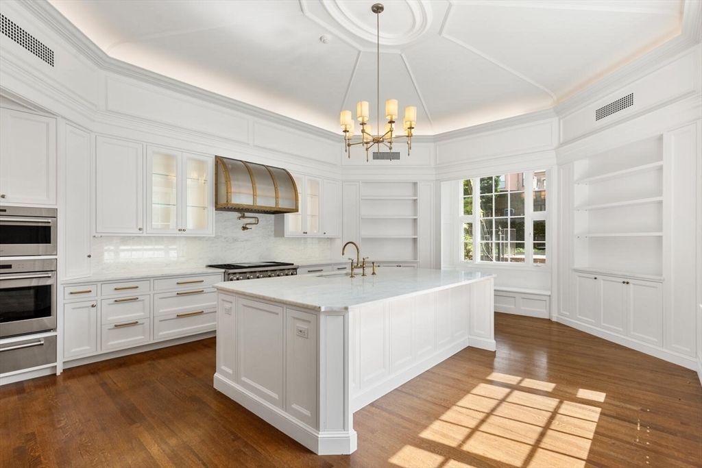 Property Photo:  20 Chestnut Street 1  MA 02108 