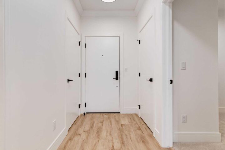 Property Photo: 330 Dieppe Drive SW 406 AB T3E 2L4