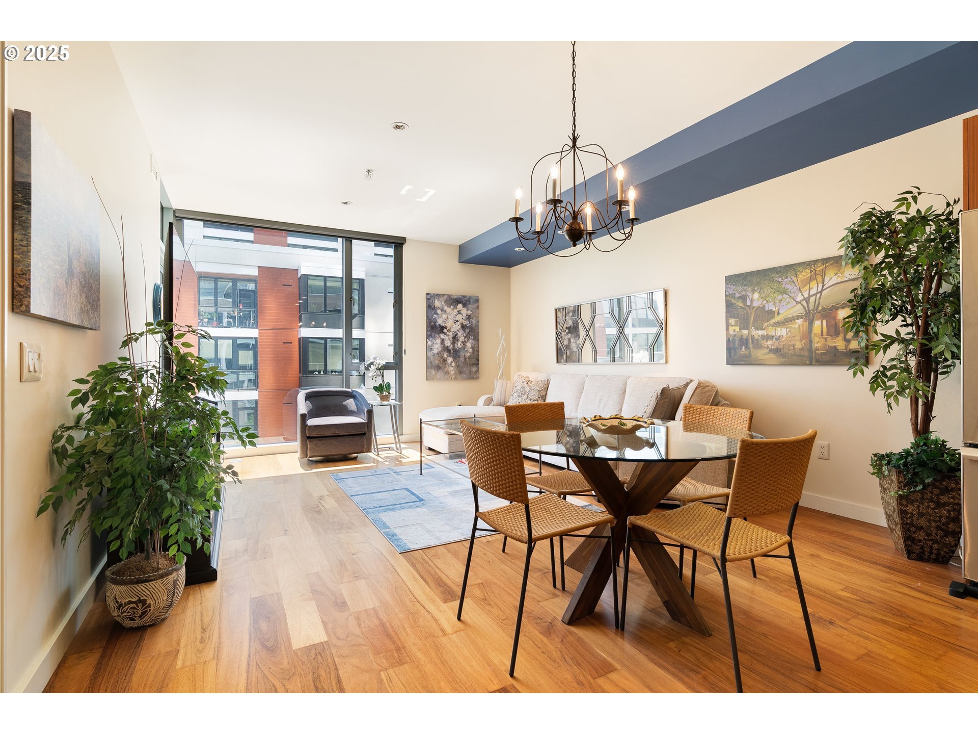 Property Photo: 841 S Gaines St 325 OR 97239