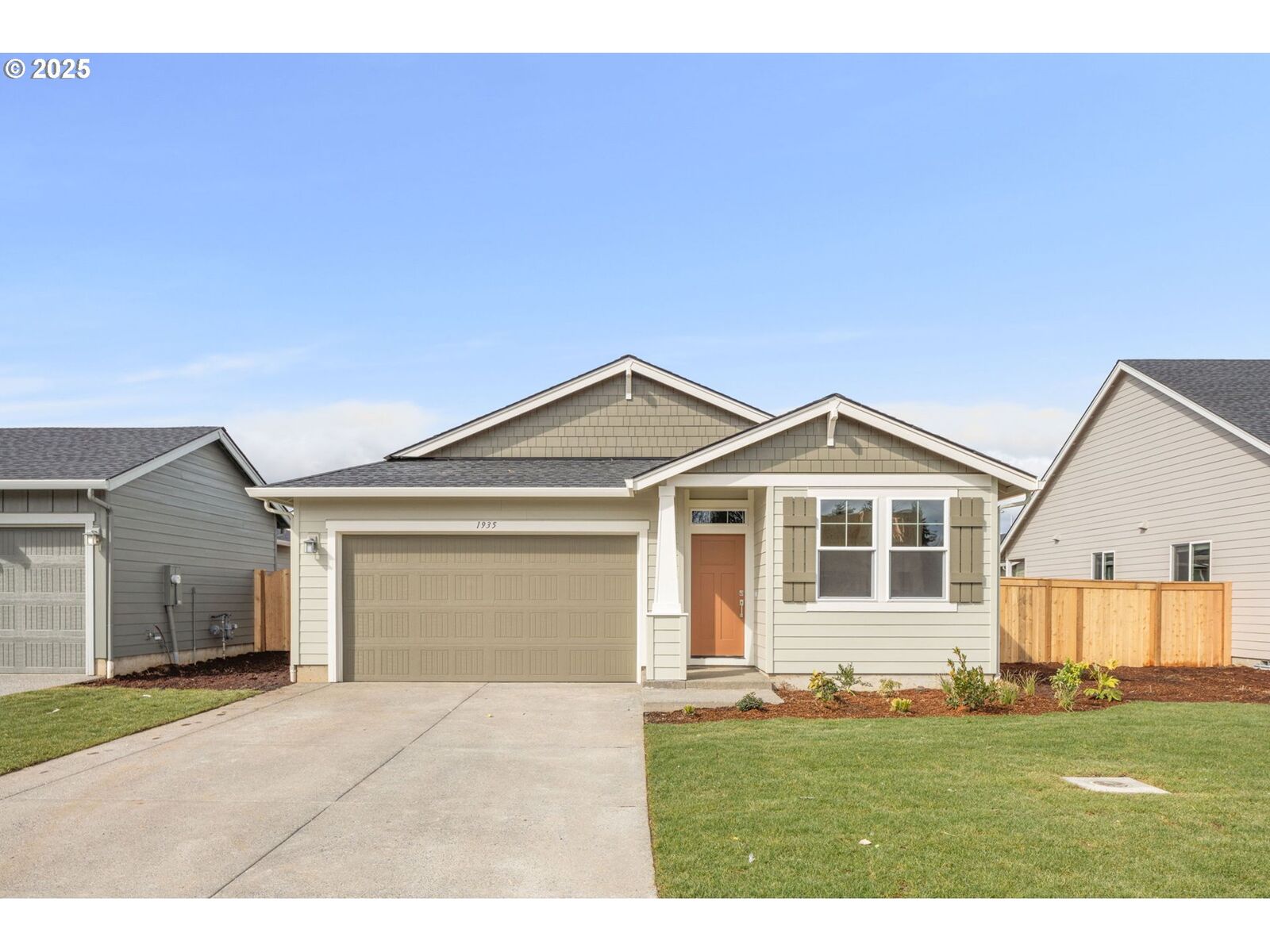 Property Photo:  2613 Mt Saint Helens Ave SE  OR 97302 