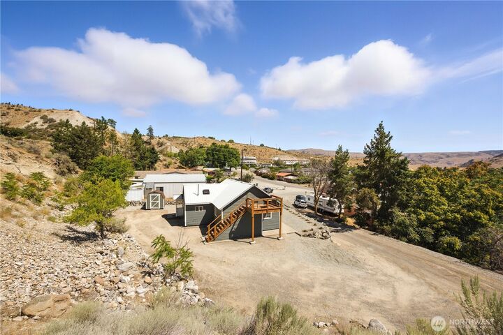Property Photo: 325 E Highland Avenue WA 98816