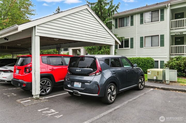 Property Photo:  25131  98th Place S E302  WA 98030 