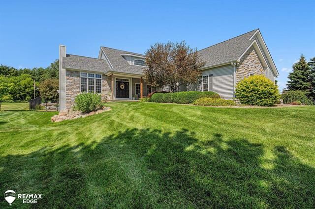 Property Photo: 1077 Christine Drive MI 48446