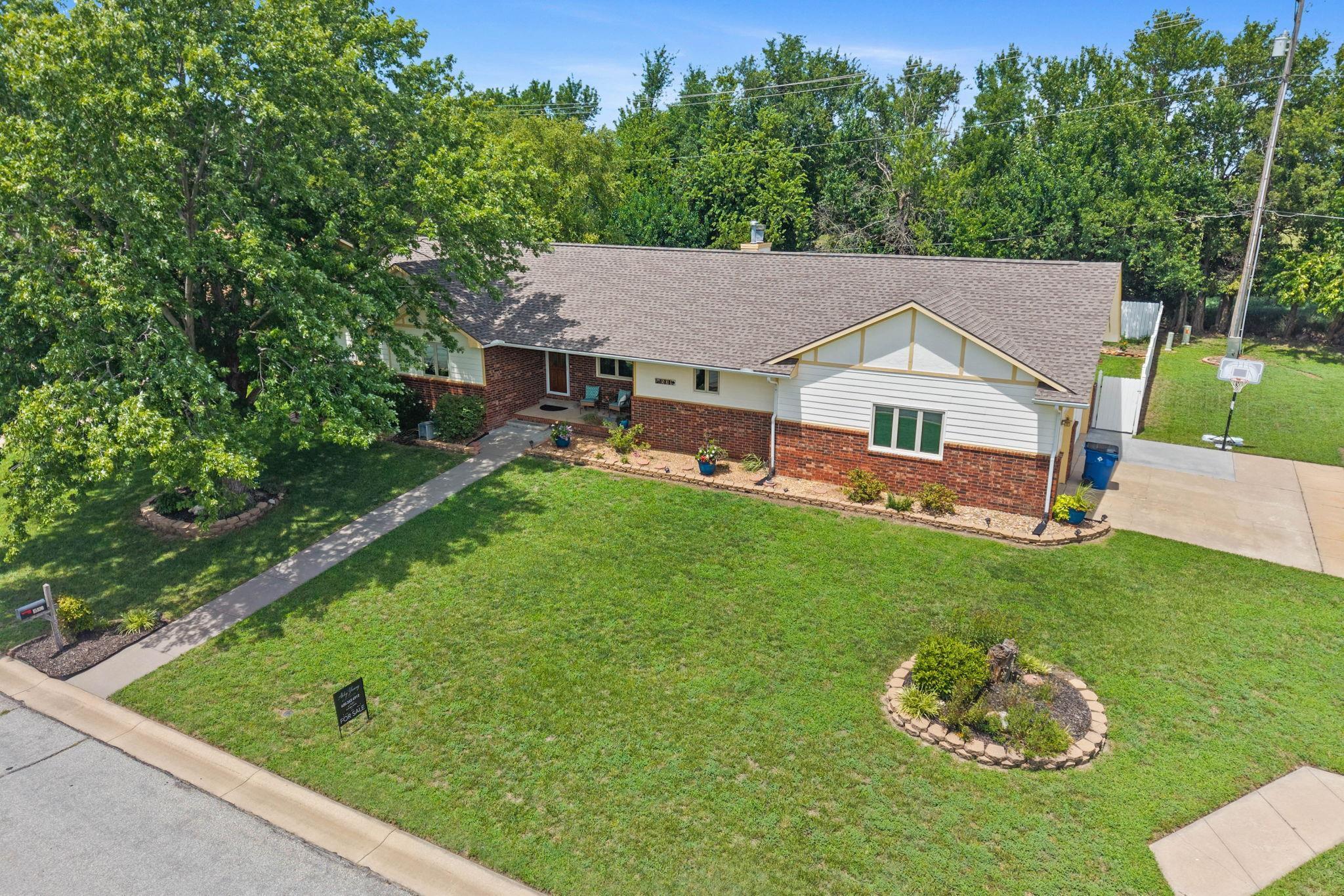Property Photo: 15330 E Castle St KS 67230