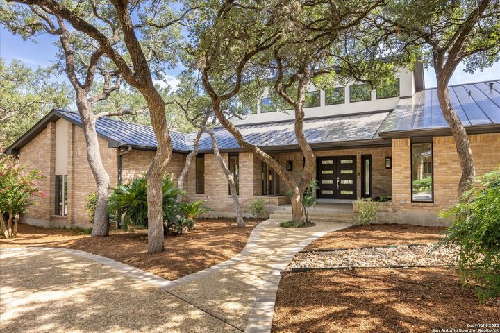 Property Photo: 515 Bluff Trl TX 78216