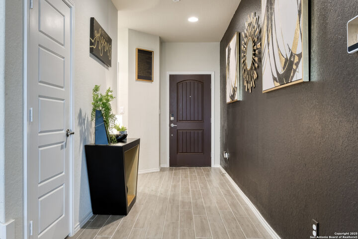 Property Photo:  2102 Dalhart  TX 78253 