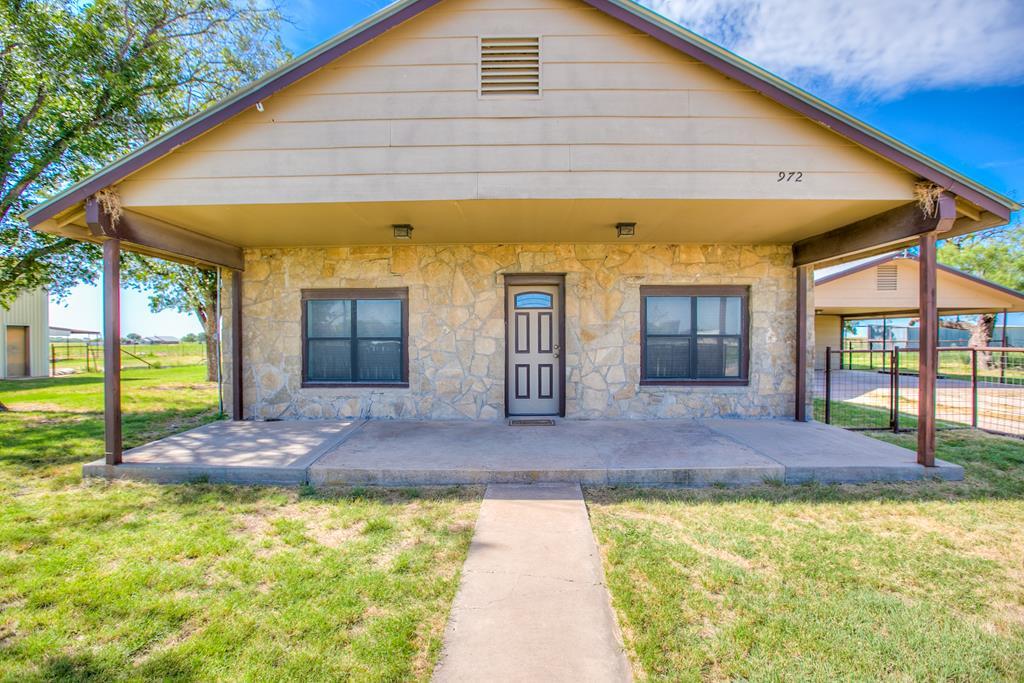 Property Photo:  972 Broadway St  TX 76940 