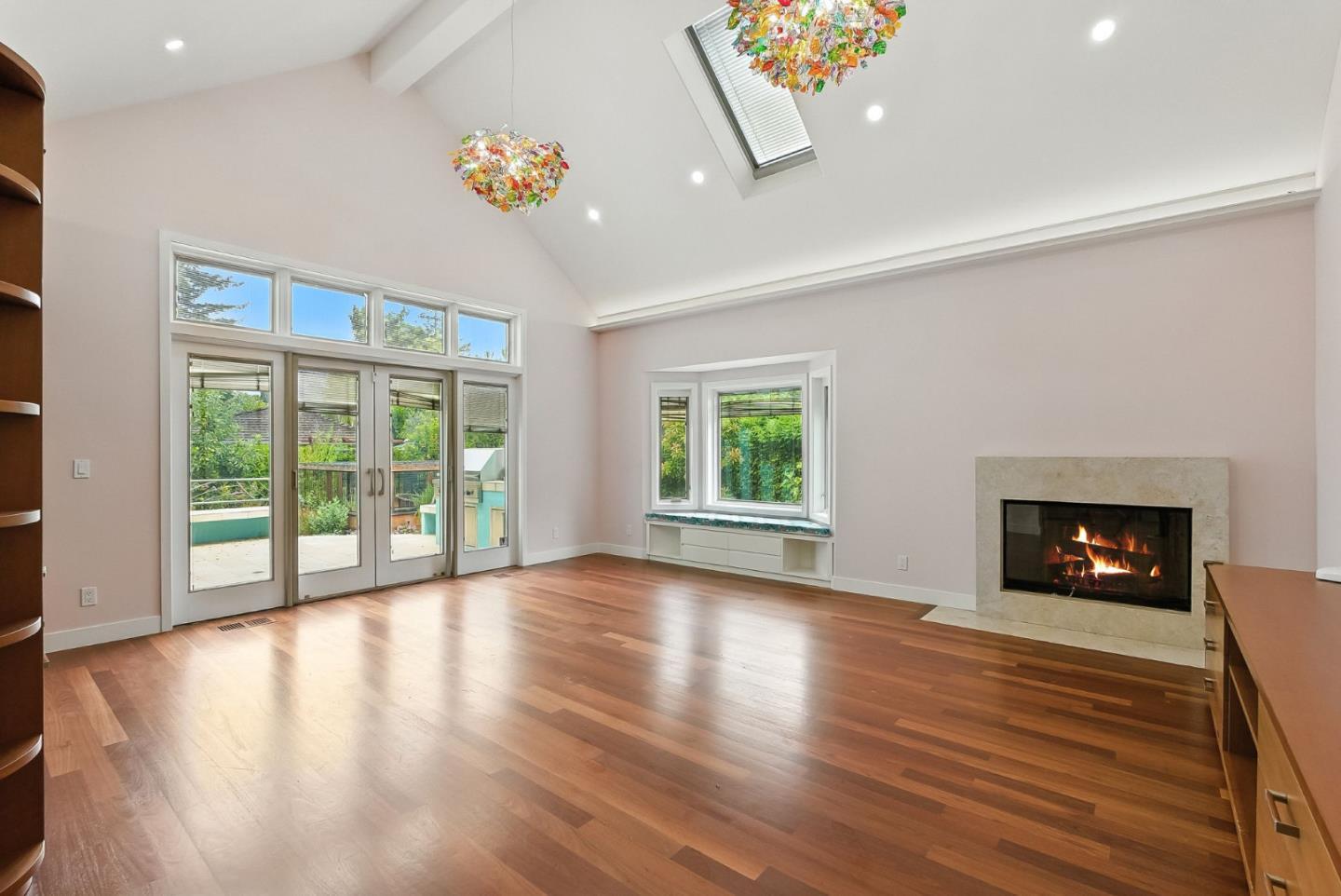 Property Photo: 881 Northampton Drive CA 94303