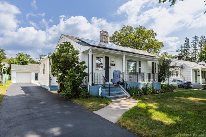 Property Photo:  520 Fort Hale Road  CT 06512 