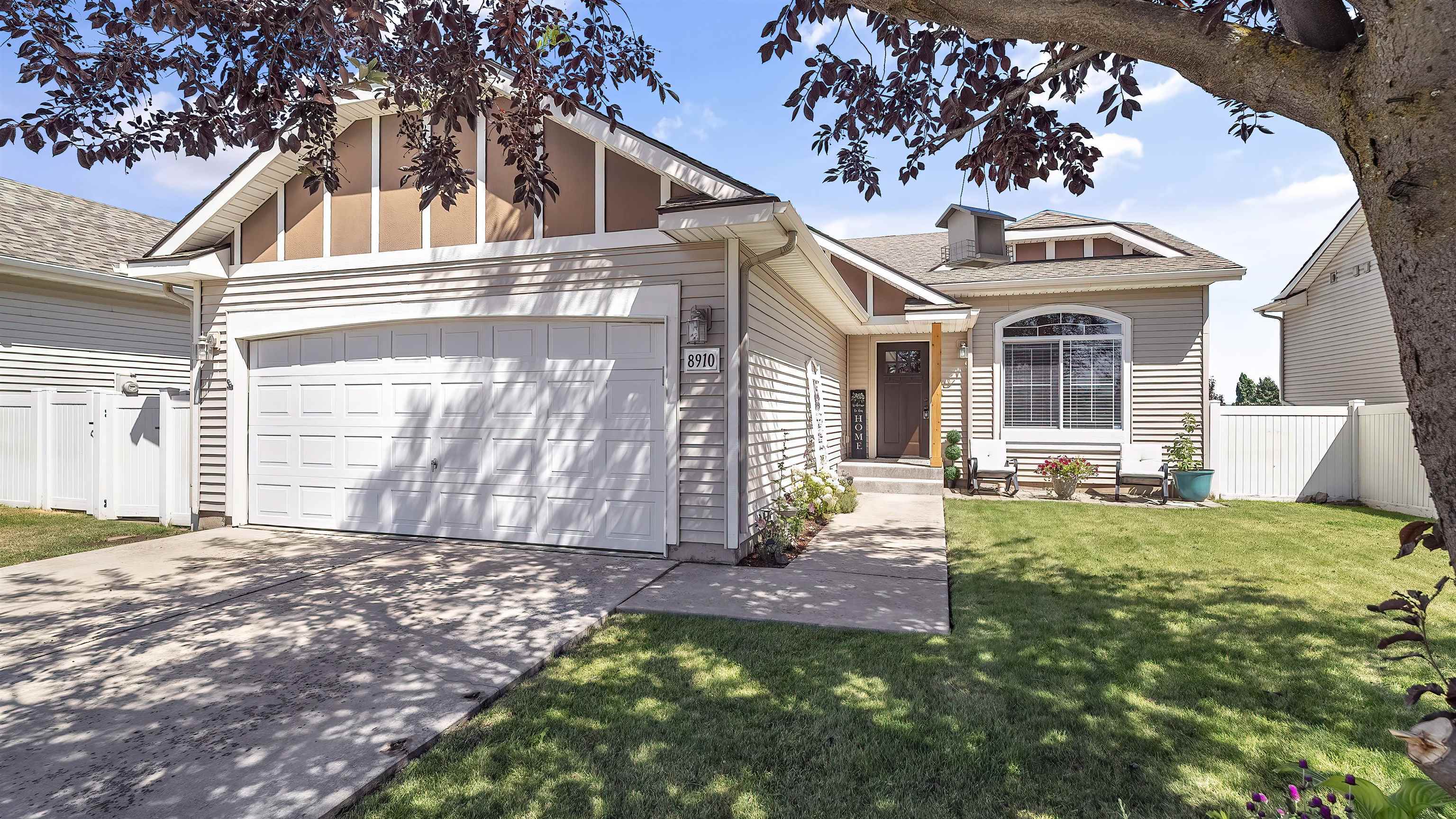 Property Photo: 8910 N Oak St WA 99208