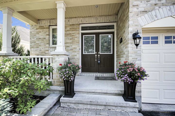 Property Photo: 936 Rossburn Crescent ON K2J 0Y5