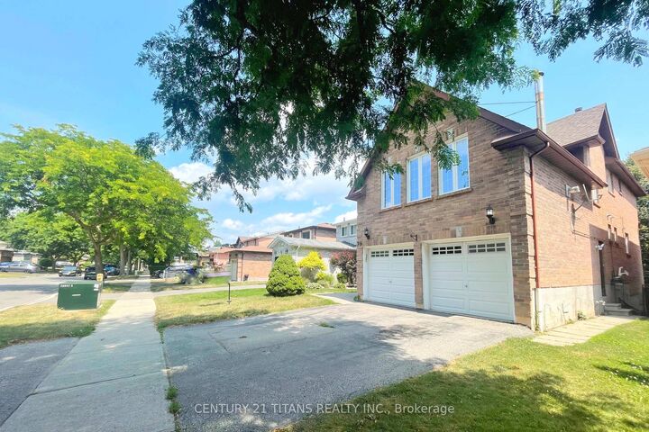 Property Photo:  75 Daniels Crescent  ON L1T 1Y7 