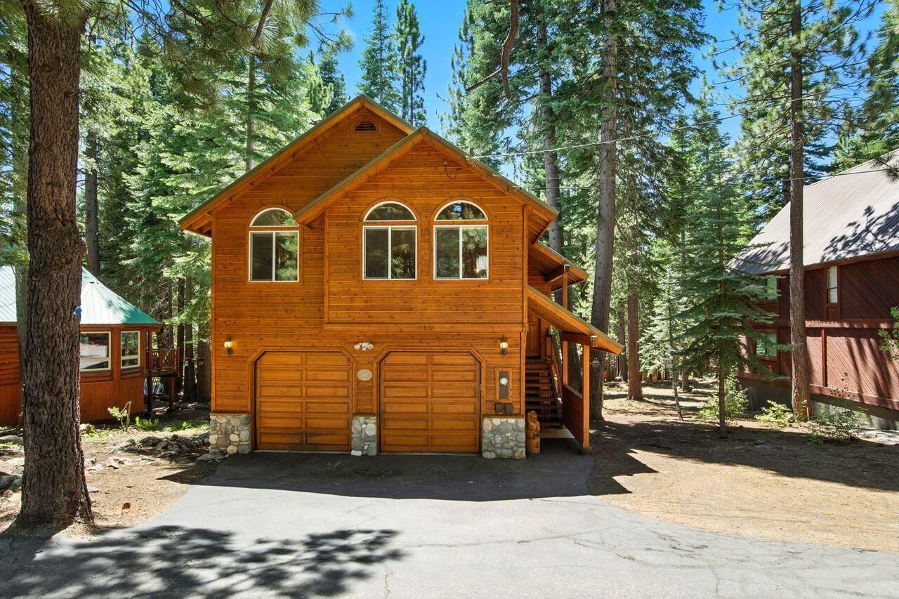 Property Photo:  11837 Sitzmark Way  CA 96161-0000 