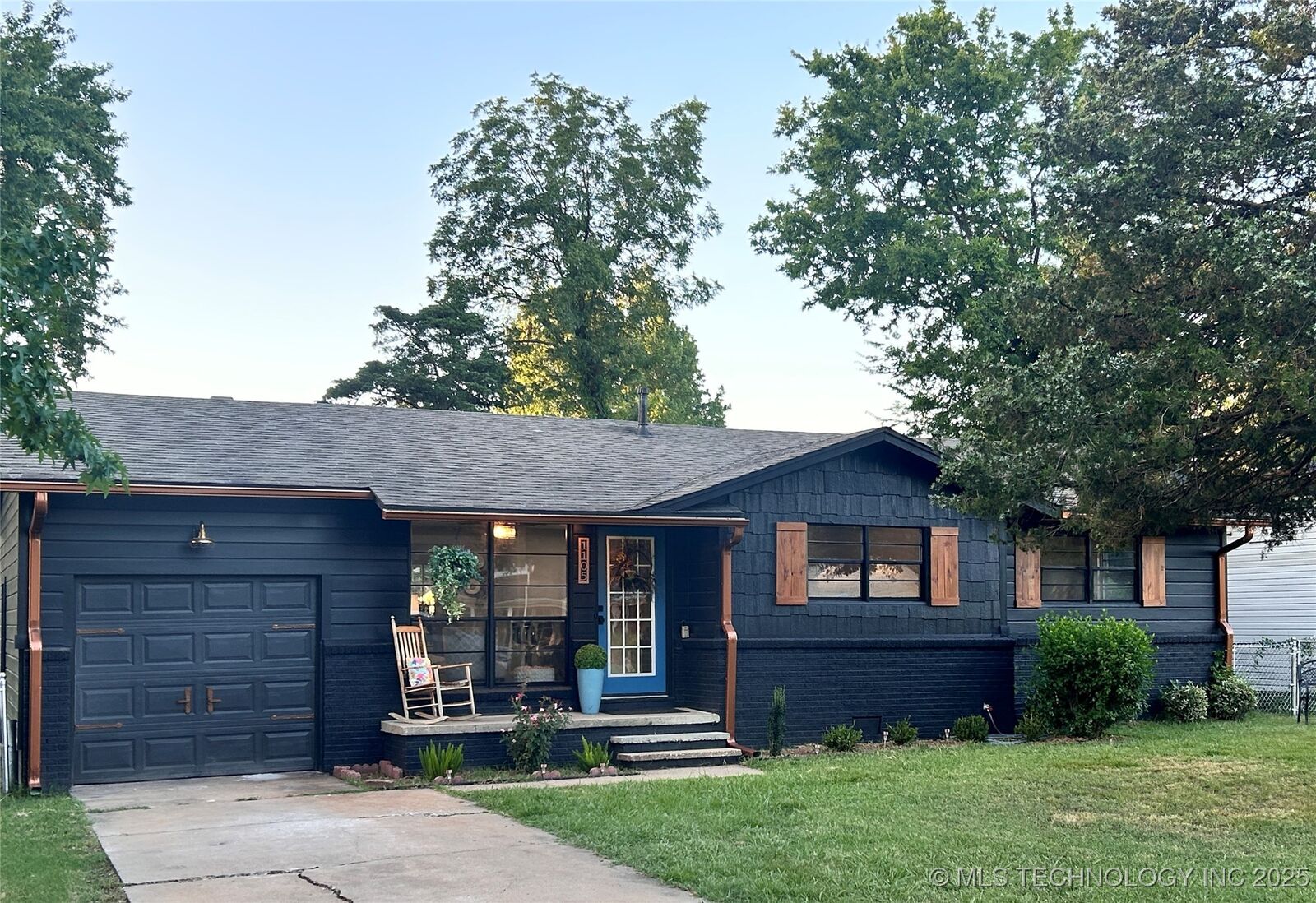 Property Photo:  1105 SE 5th Street  OK 74467 