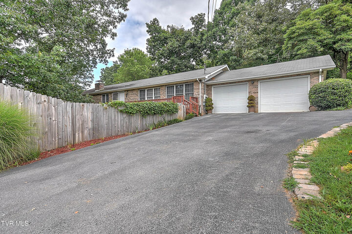 Property Photo: 203 Fairfield Drive TN 37620