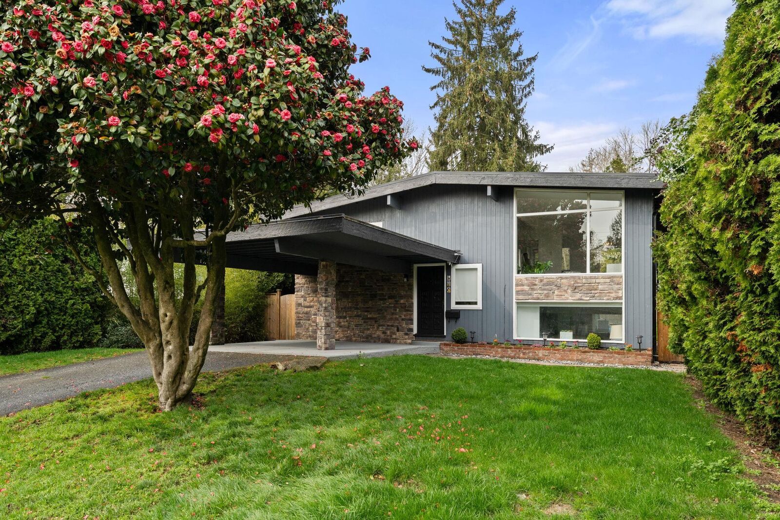 Photo de la propriété:  530 W 14th Street  BC V7M 1P9 