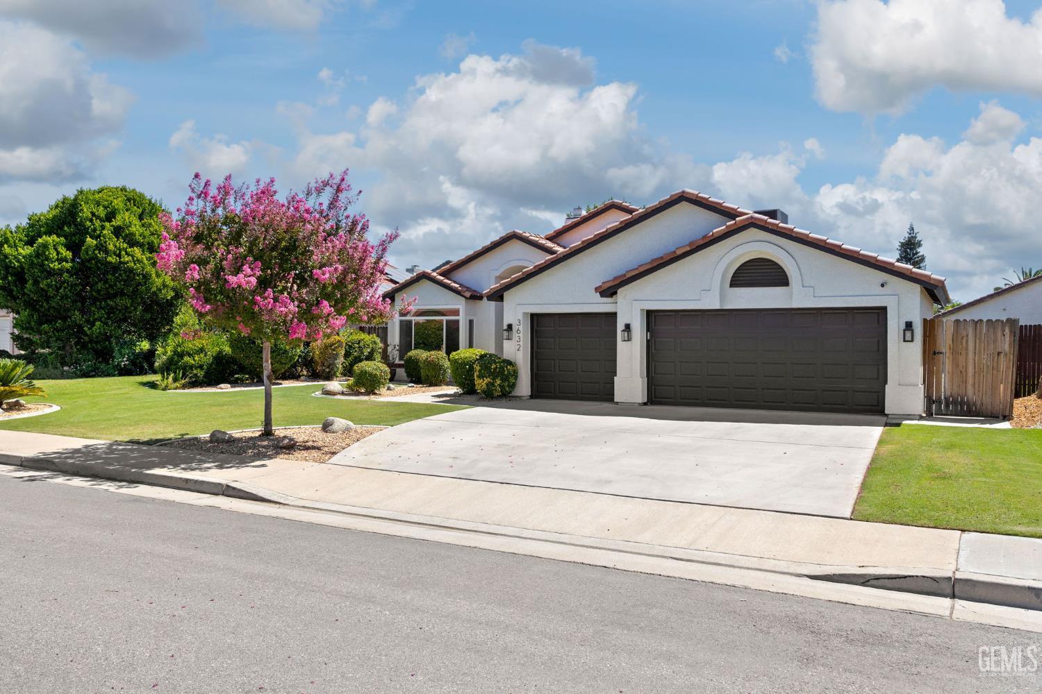 Property Photo:  3632 Bedrock Drive  CA 93311 
