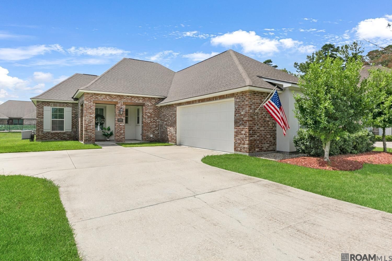 Property Photo: 16142 Redstone Dr LA 70770