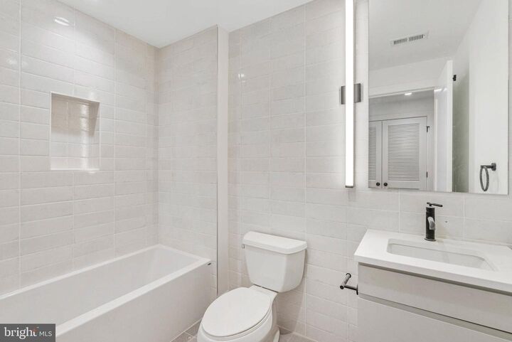 Property Photo: 600 Fairmount Avenue J3 PA 19123