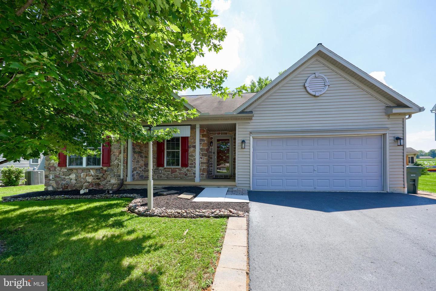22 Coolidge Drive  Ephrata PA 17522 photo