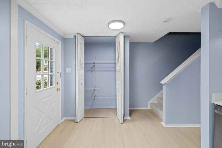 Property Photo:  8318 Brookvale Court  VA 22153 