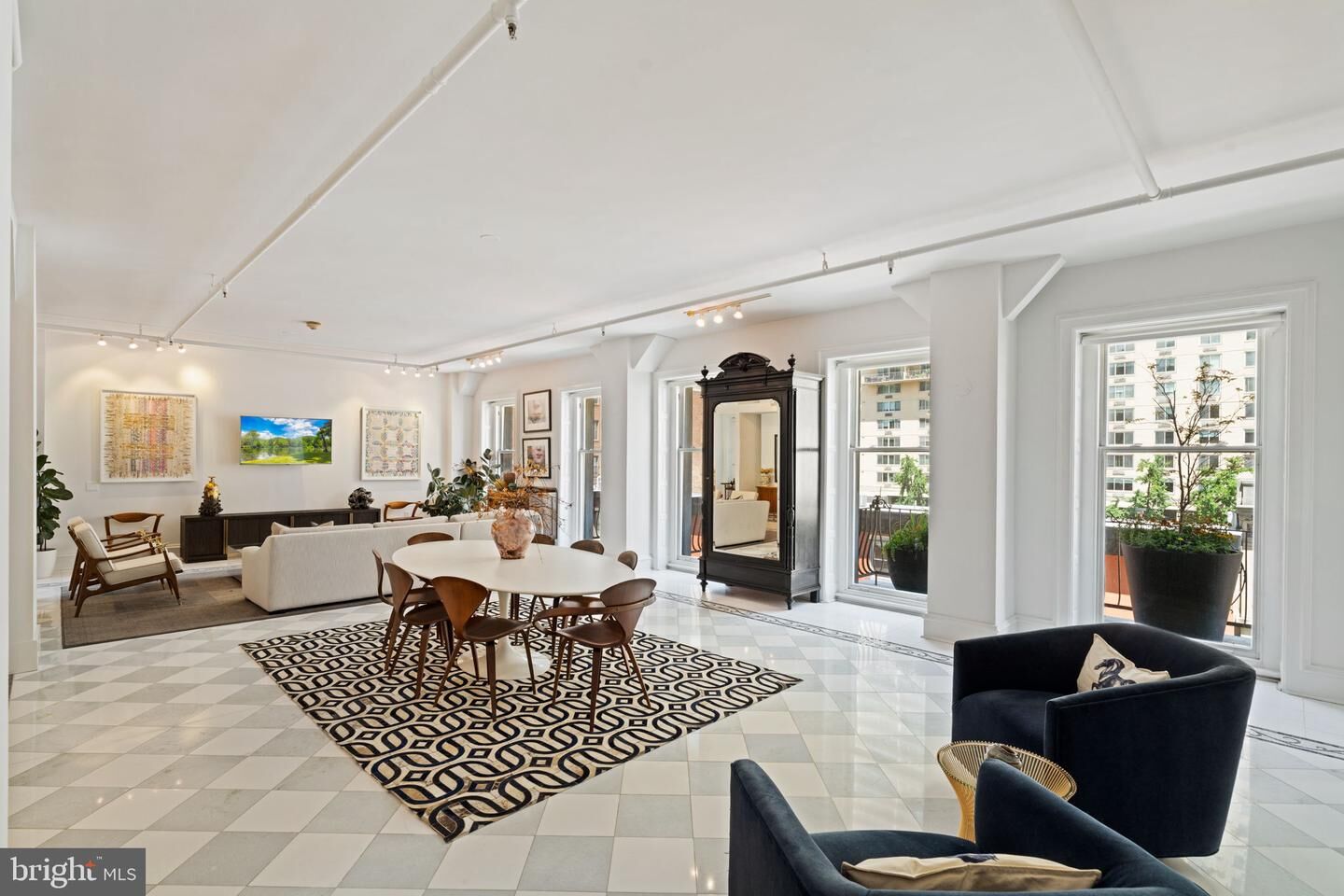 Property Photo: 1920 Chestnut Street 5N PA 19103