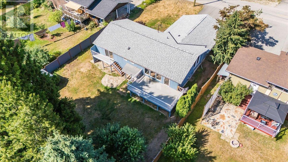 Property Photo: 2409 11th Avenue BC V1N 3B1