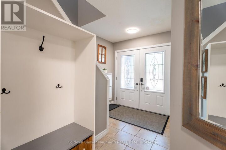 Property Photo:  124 Clough Crescent  ON N1L 0E4 