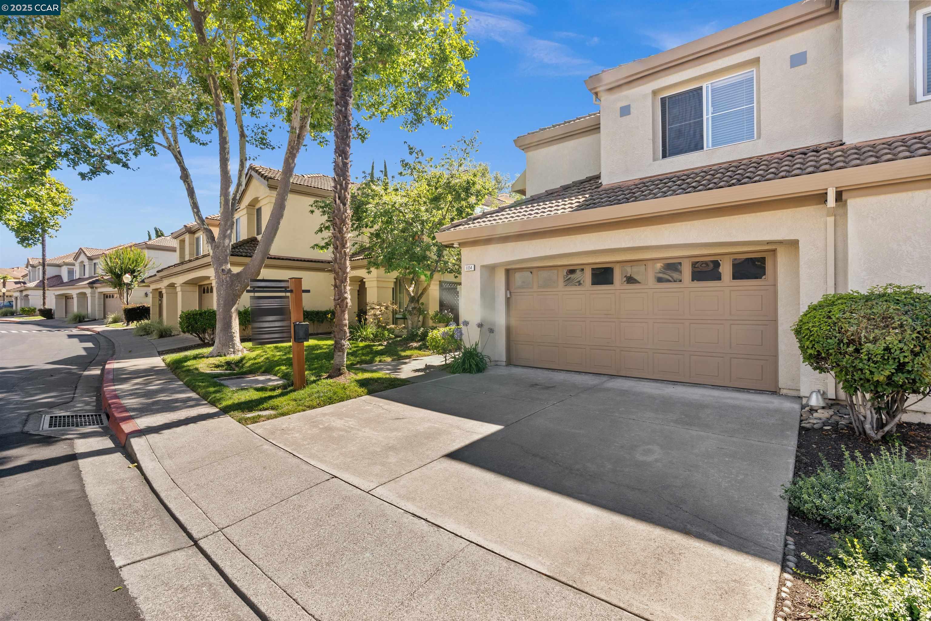 Property Photo: 1054 Vista Pointe Cir CA 94582
