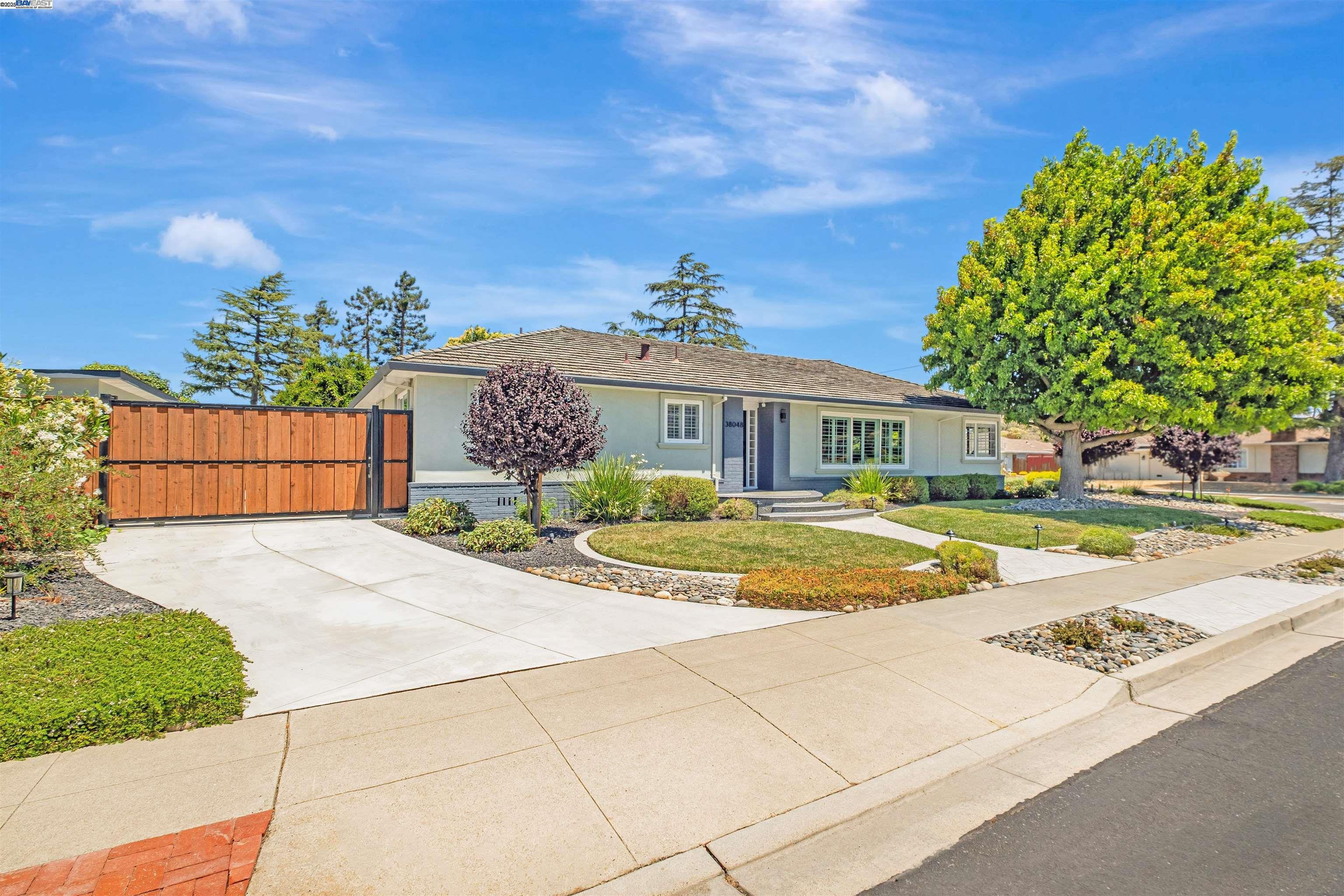 Property Photo: 38048 Glenmoor Dr CA 94536