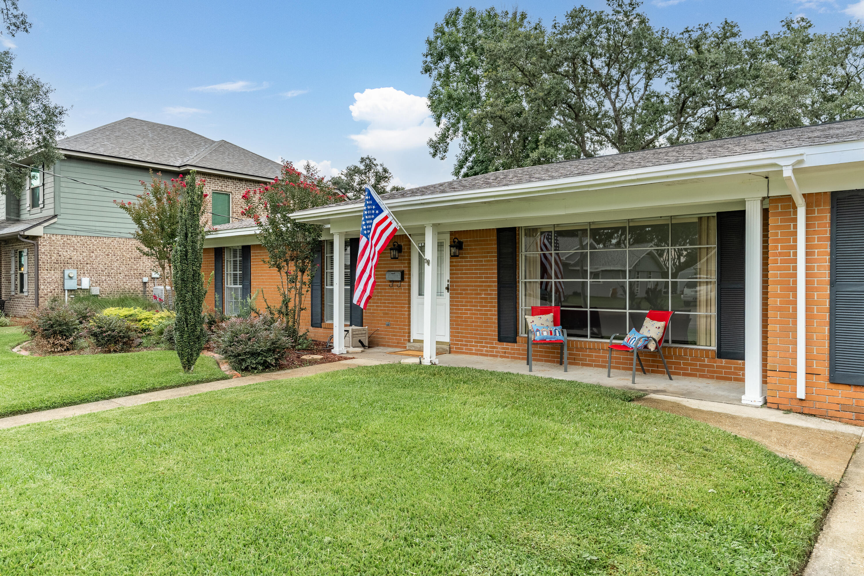 Property Photo: 298 NW Briarwood Circle FL 32548