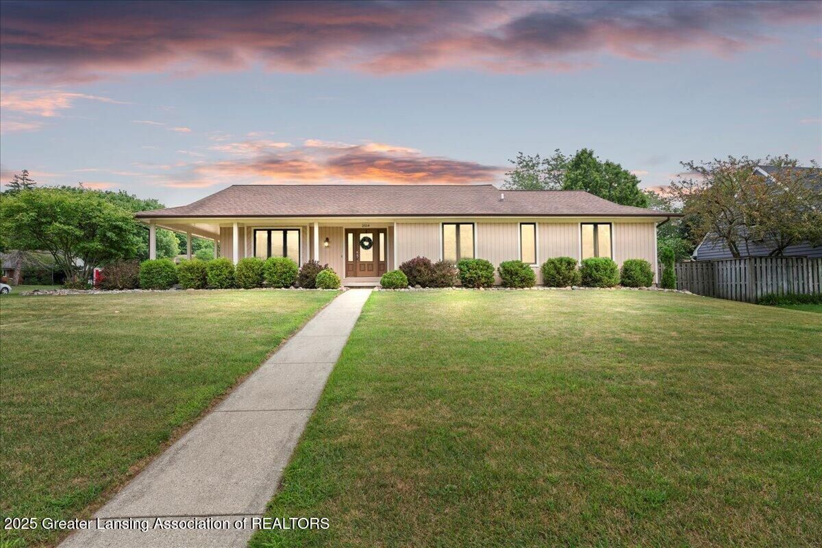 Property Photo:  2514 Rockdale Avenue  MI 48917 