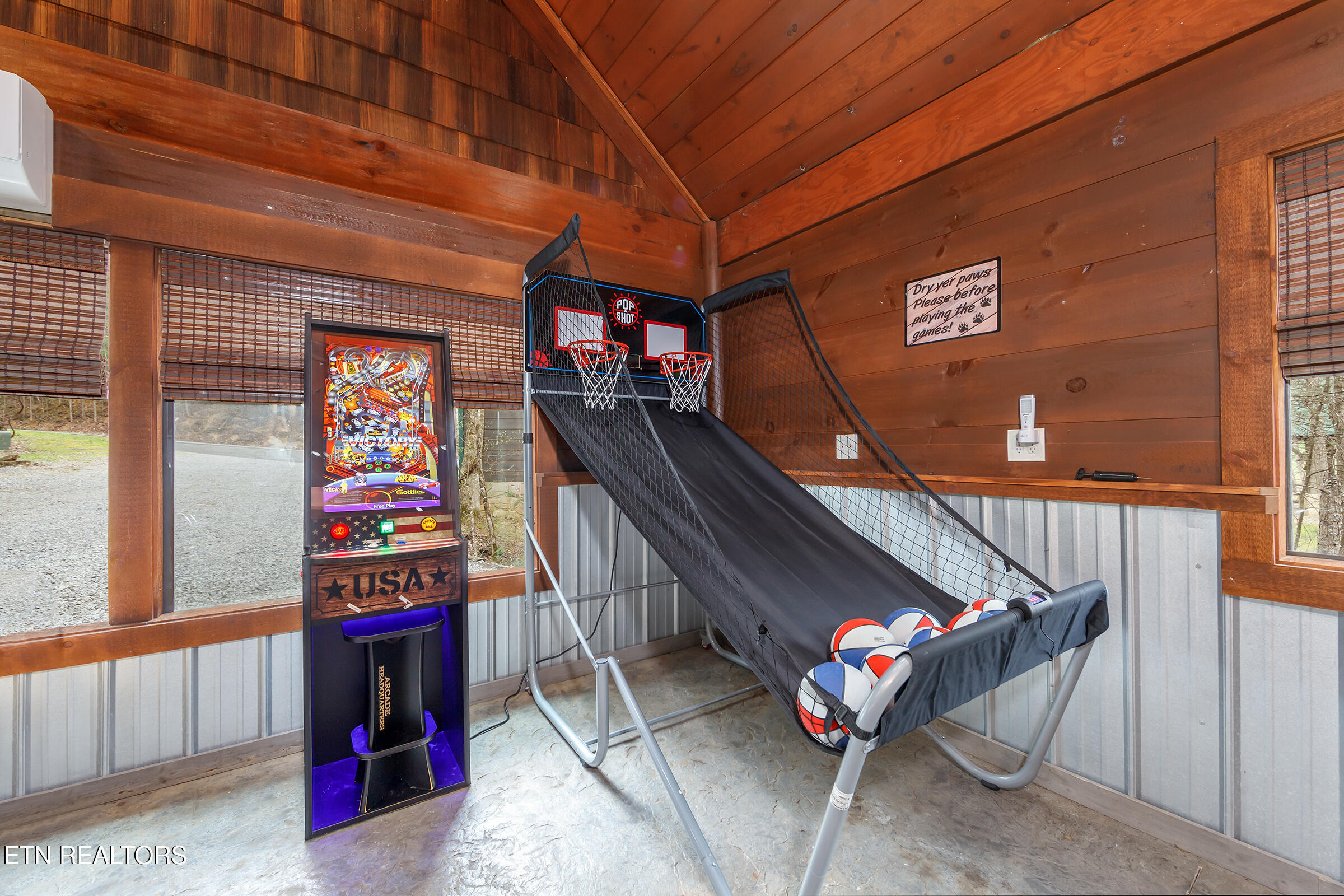 Property Photo: 2673 Cedar Falls Way TN 37862